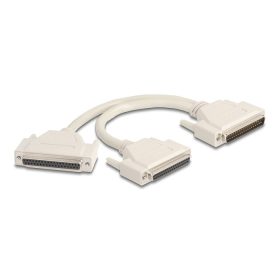   Delock Y osztott kábeles adapter D-Sub 37 tűs apa - 2 x D-Sub 37 tűs anya csavarokkal 30 cm (67161)