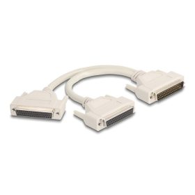   Delock Y osztott kábeles adapter D-Sub 50 tűs apa - 2 x D-Sub 50 tűs anya csavarokkal 30 cm (67170)