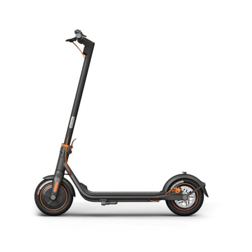 SEGWAY NINEBOT KICKSCOOTER F40L ELEKTROMOS ROLLER, 120 KG TEHERBÍRÁS 40 KM HATÓTÁV