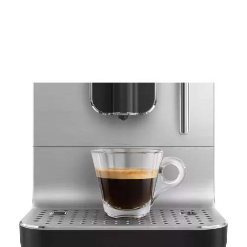 SMEG BCC12BLMEU automata eszpresszó kávéfőző beépített gőzkarral és darálóval Bean to Cup design , Matt fekete