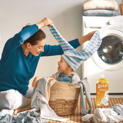 Lenor textilöblítő 1,827 Liter 87 mosás Oro e Fiori di Vaniglia