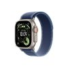 Apple Watch Ultra 3 GPS + Cellular – 49 mm-es Natúr titántok, Kék-élénkkék terep pánt – M/L