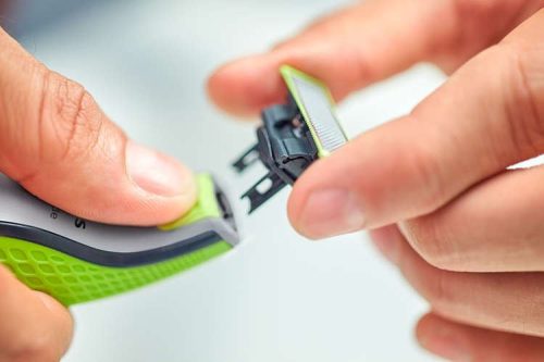 PHILIPS ONEBLADE QP2530/20 HIBRID BOROTVA 4 PÓTFEJJEL